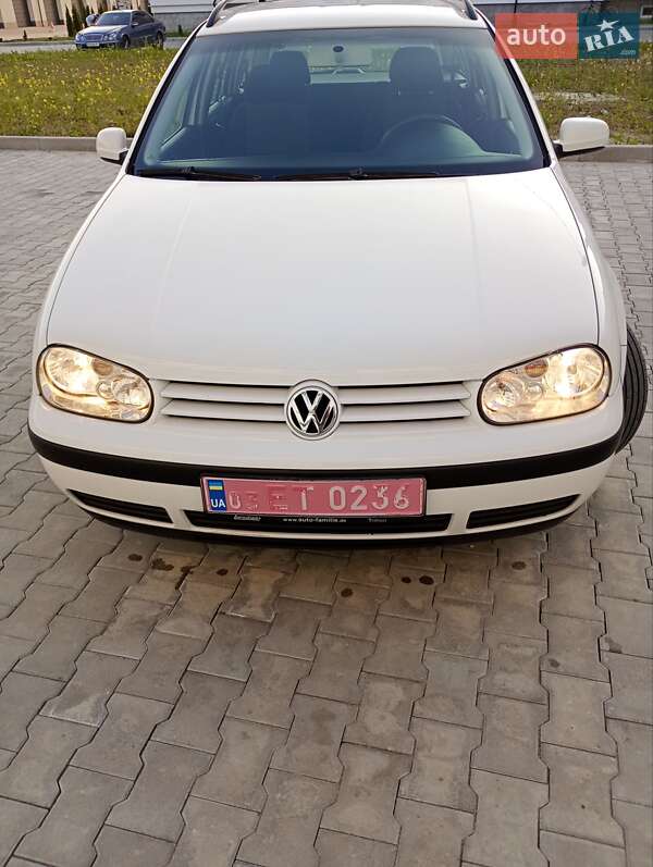 Универсал Volkswagen Golf 2003 в Самборе