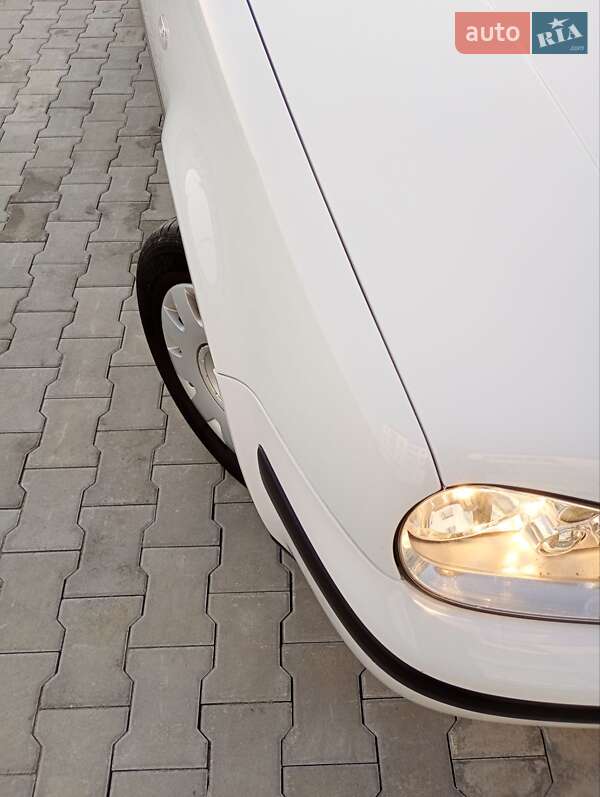 Универсал Volkswagen Golf 2003 в Самборе