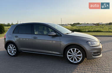 Хэтчбек Volkswagen Golf 2016 в 