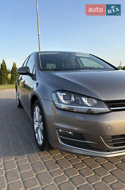 Хэтчбек Volkswagen Golf 2016 в 