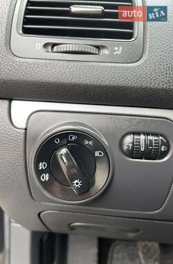 Хэтчбек Volkswagen Golf 2007 в 