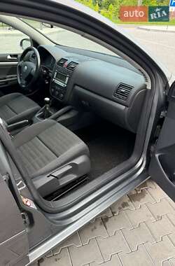 Хетчбек Volkswagen Golf 2007 в 