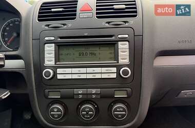 Хетчбек Volkswagen Golf 2007 в 