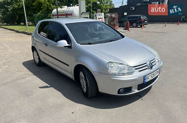 Хэтчбек Volkswagen Golf 2006 в 
