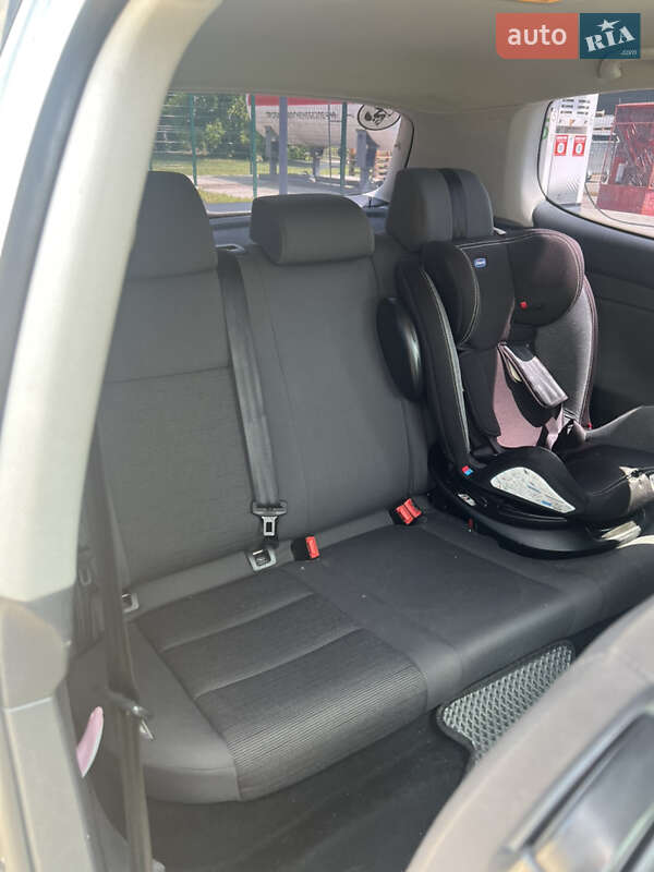 Хэтчбек Volkswagen Golf 2006 в Самборе