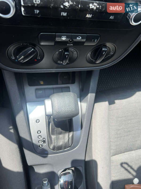 Хэтчбек Volkswagen Golf 2006 в Самборе