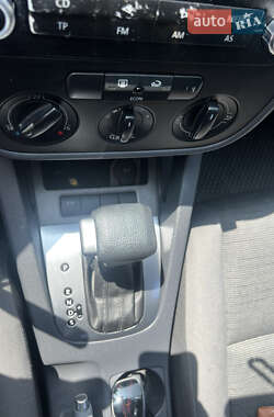 Хэтчбек Volkswagen Golf 2006 в 
