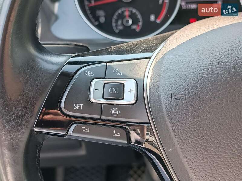 Хэтчбек Volkswagen Golf 2019 в Харькове