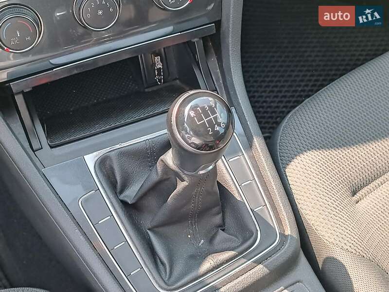 Хэтчбек Volkswagen Golf 2019 в Харькове