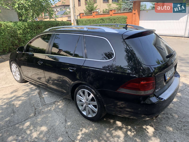 Універсал Volkswagen Golf 2010 в Дніпрі