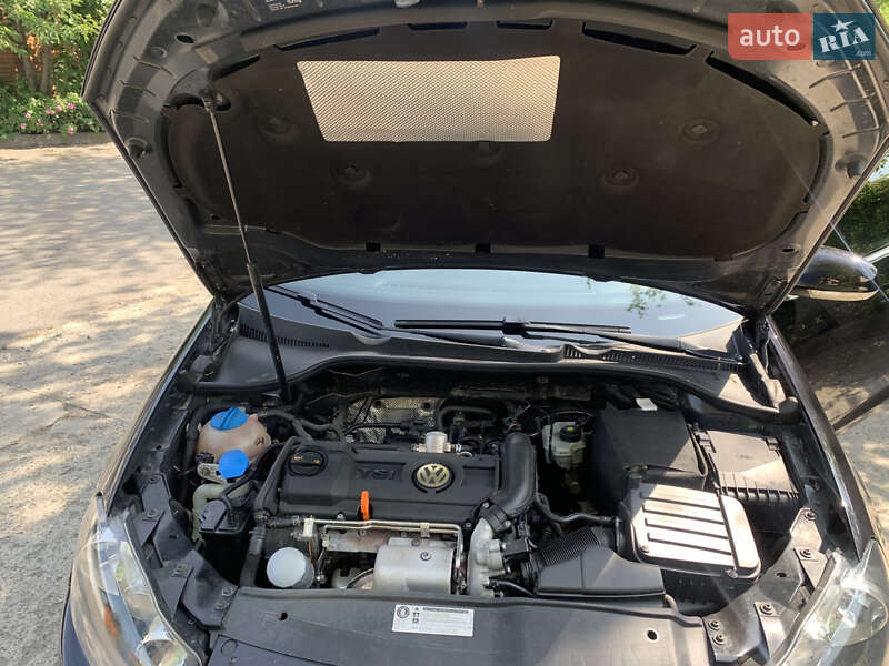 Універсал Volkswagen Golf 2010 в Дніпрі