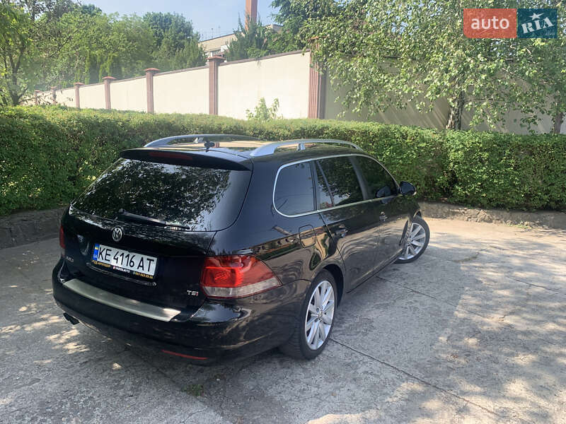 Універсал Volkswagen Golf 2010 в Дніпрі