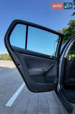 Хетчбек Volkswagen Golf 2007 в 