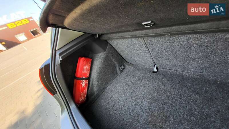 Хэтчбек Volkswagen Golf 2007 в Черкассах