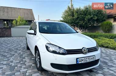 Хетчбек Volkswagen Golf 2011 в Житомирі