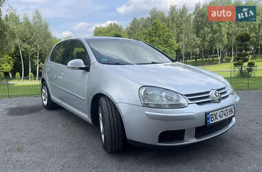 Хэтчбек Volkswagen Golf 2005 в Хмельницком