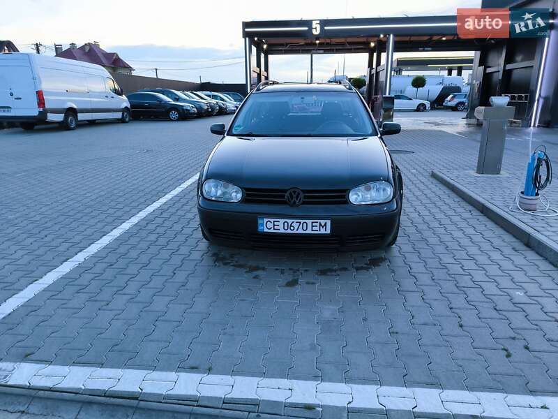 Універсал Volkswagen Golf 2002 в Чернівцях