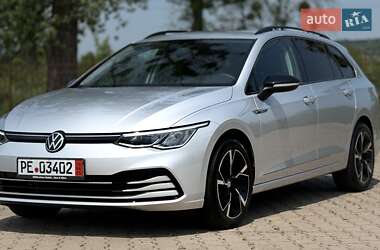 Универсал Volkswagen Golf 2022 в Черновцах