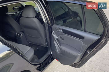 Хэтчбек Volkswagen Golf 2009 в 