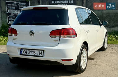 Хэтчбек Volkswagen Golf 2011 в 