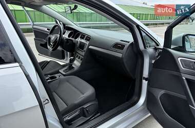 Универсал Volkswagen Golf 2015 в 