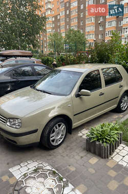Хэтчбек Volkswagen Golf 2002 в Виннице