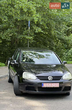 Хетчбек Volkswagen Golf 2004 в 