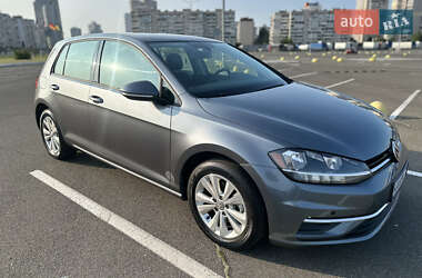 Хэтчбек Volkswagen Golf 2021 в Киеве