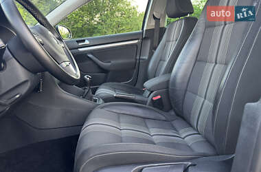 Универсал Volkswagen Golf 2013 в 