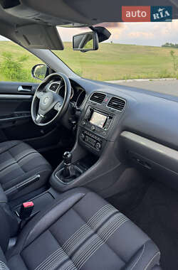 Универсал Volkswagen Golf 2013 в 