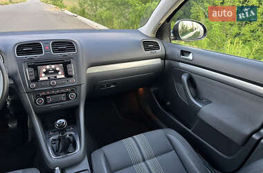 Универсал Volkswagen Golf 2013 в 