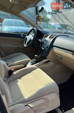 Хетчбек Volkswagen Golf 2006 в 