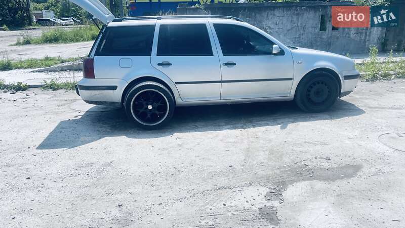 Універсал Volkswagen Golf 2001 в 