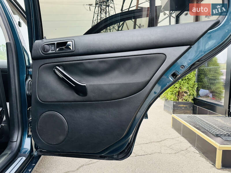 Хетчбек Volkswagen Golf 2000 в Харкові
