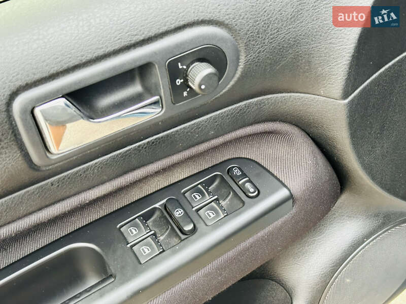 Хетчбек Volkswagen Golf 2000 в Харкові