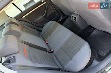 Хэтчбек Volkswagen Golf 2007 в 