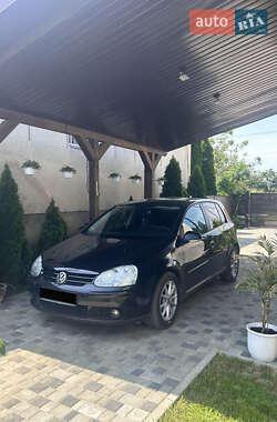 Хетчбек Volkswagen Golf 2005 в Мукачевому