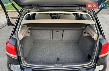 Хетчбек Volkswagen Golf 2012 в 