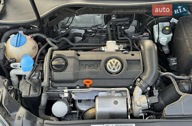 Хетчбек Volkswagen Golf 2012 в 