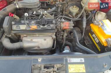 Хетчбек Volkswagen Golf 1993 в 