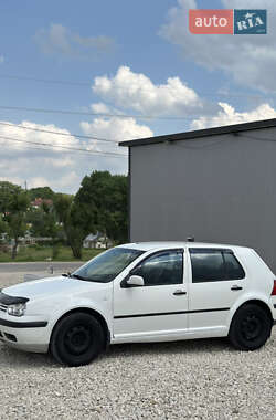 Хэтчбек Volkswagen Golf 1998 в 