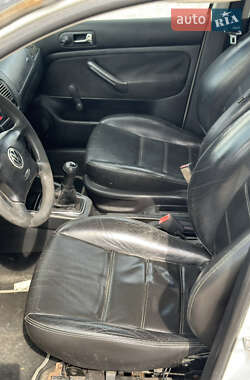 Хэтчбек Volkswagen Golf 1998 в 