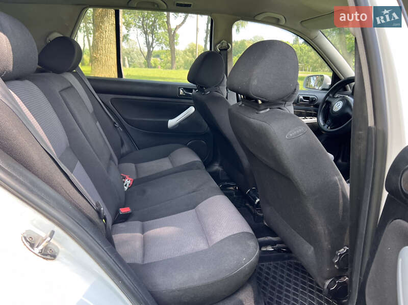 Хэтчбек Volkswagen Golf 2000 в Хмельницком