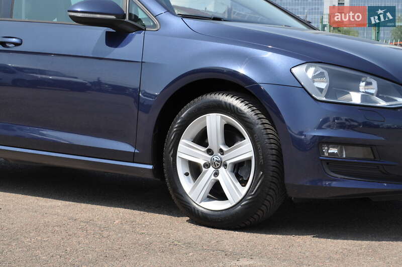 Универсал Volkswagen Golf 2014 в Киеве