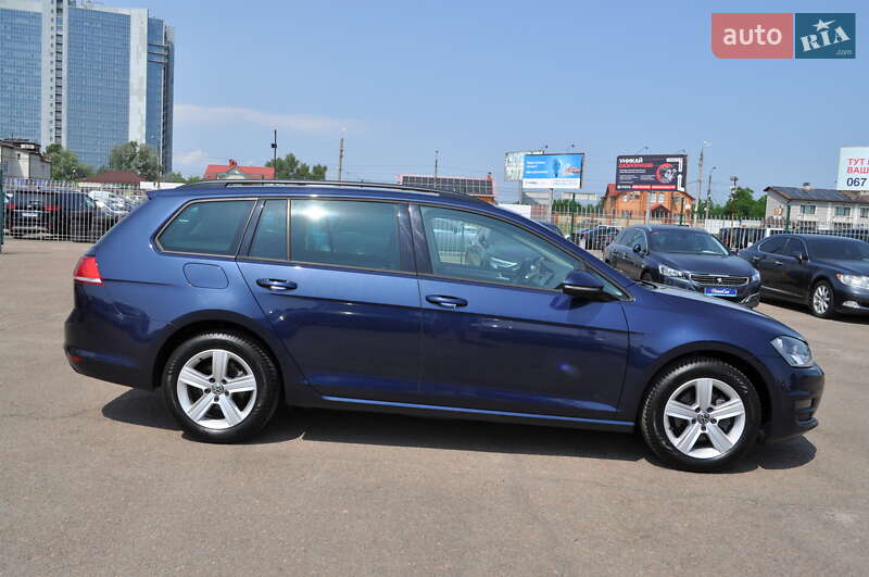 Универсал Volkswagen Golf 2014 в Киеве