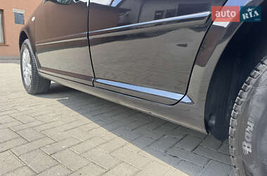 Хэтчбек Volkswagen Golf 2002 в 