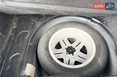 Хэтчбек Volkswagen Golf 2002 в 