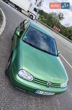 Хэтчбек Volkswagen Golf 1998 в 
