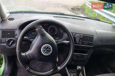 Хэтчбек Volkswagen Golf 1998 в 