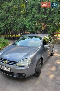 Хетчбек Volkswagen Golf 2008 в 